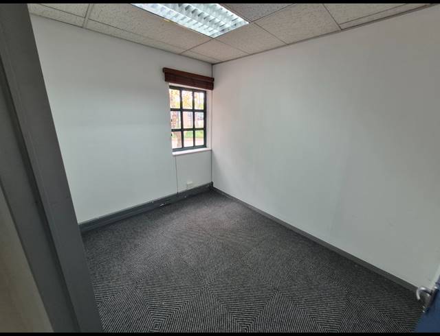 605M² OFFICE TO LET IN SUNNINGHILL